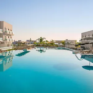 4* מלון Atlantica Aqua Blue